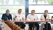BAŞKAN YILMAZ ÜRETEN KADINLARI AĞIRLADI